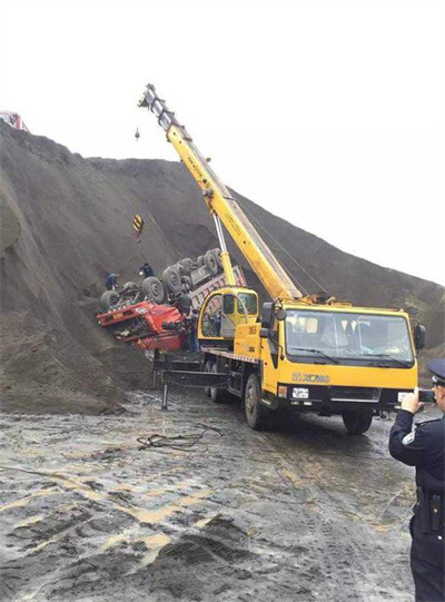 金湖上犹道路救援